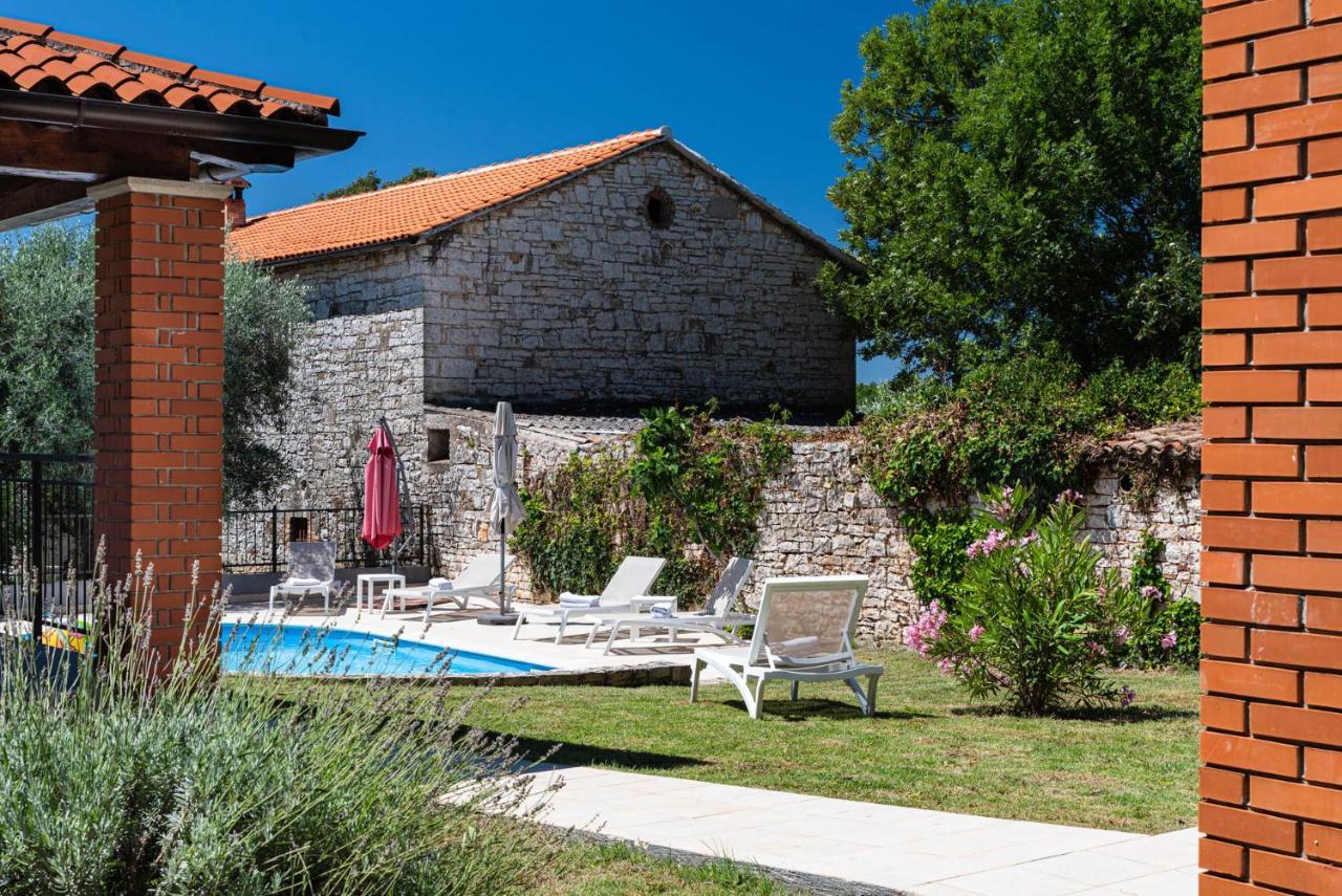 Villas Kolumbera With Private Pools Eksteriør billede