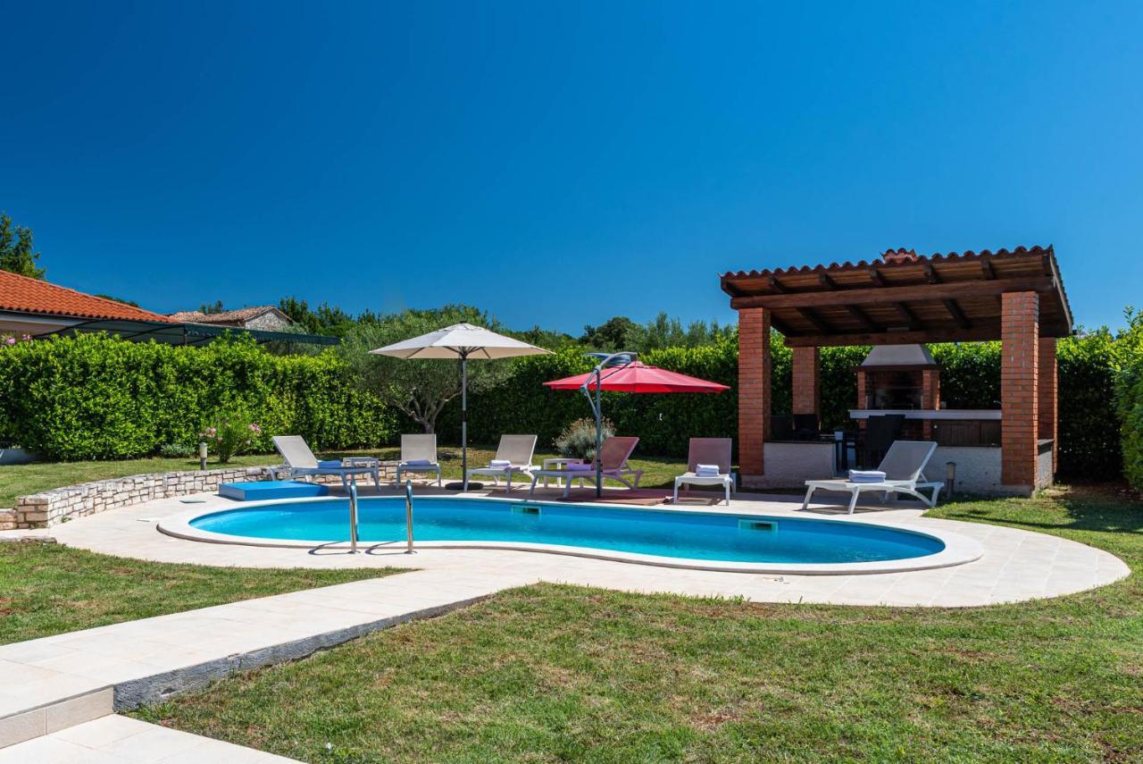 Villas Kolumbera With Private Pools Eksteriør billede